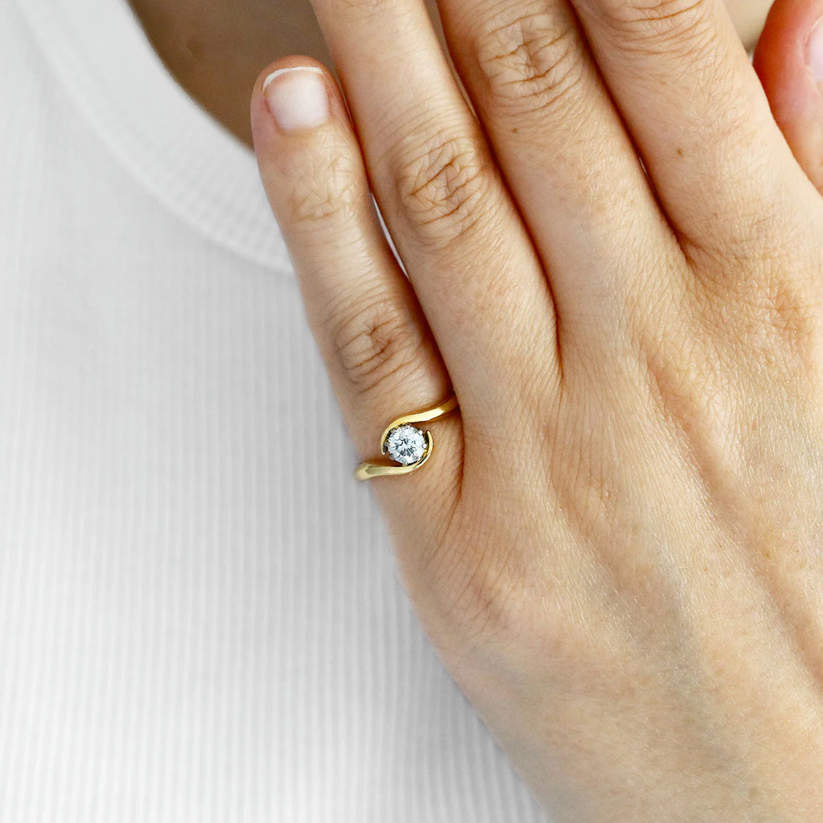 0.43ct Brilliant Cut Diamond Twist Engagement Ring | Pre-Loved | 18K Yellow Gold - Image 6