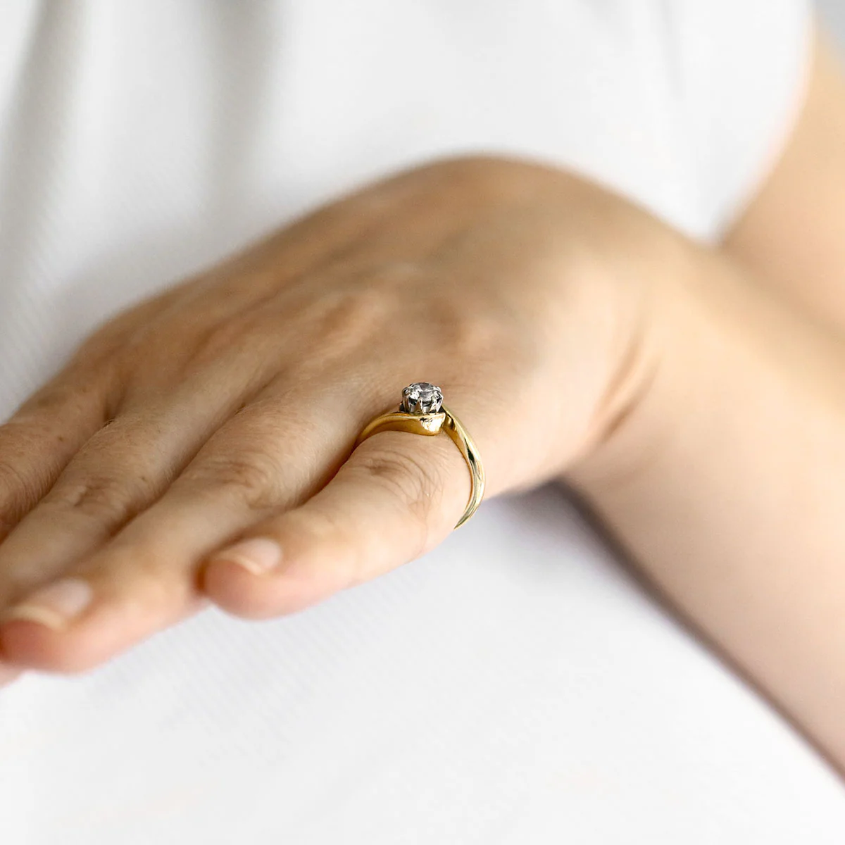 0.43ct Brilliant Cut Diamond Twist Engagement Ring | Pre-Loved | 18K Yellow Gold - Image 8