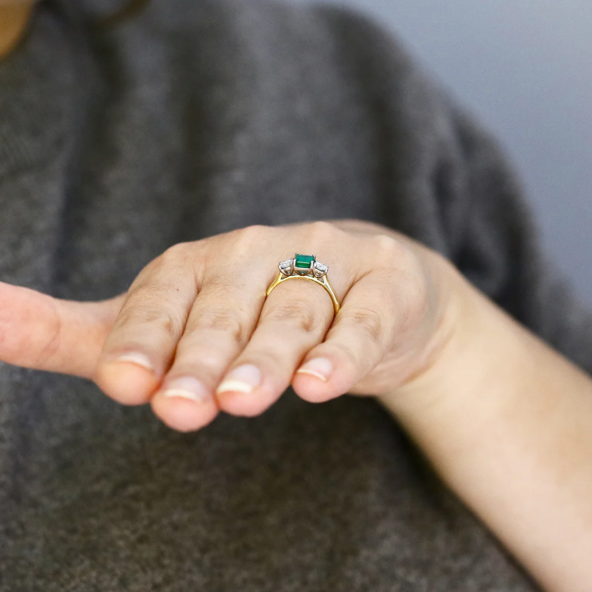 Heirloom Collection 0.72ct Bahia Emerald-Cut Emerald & 0.41ct Diamond Three-Stone Ring | 18K Yellow Gold & Platinum - Image 8