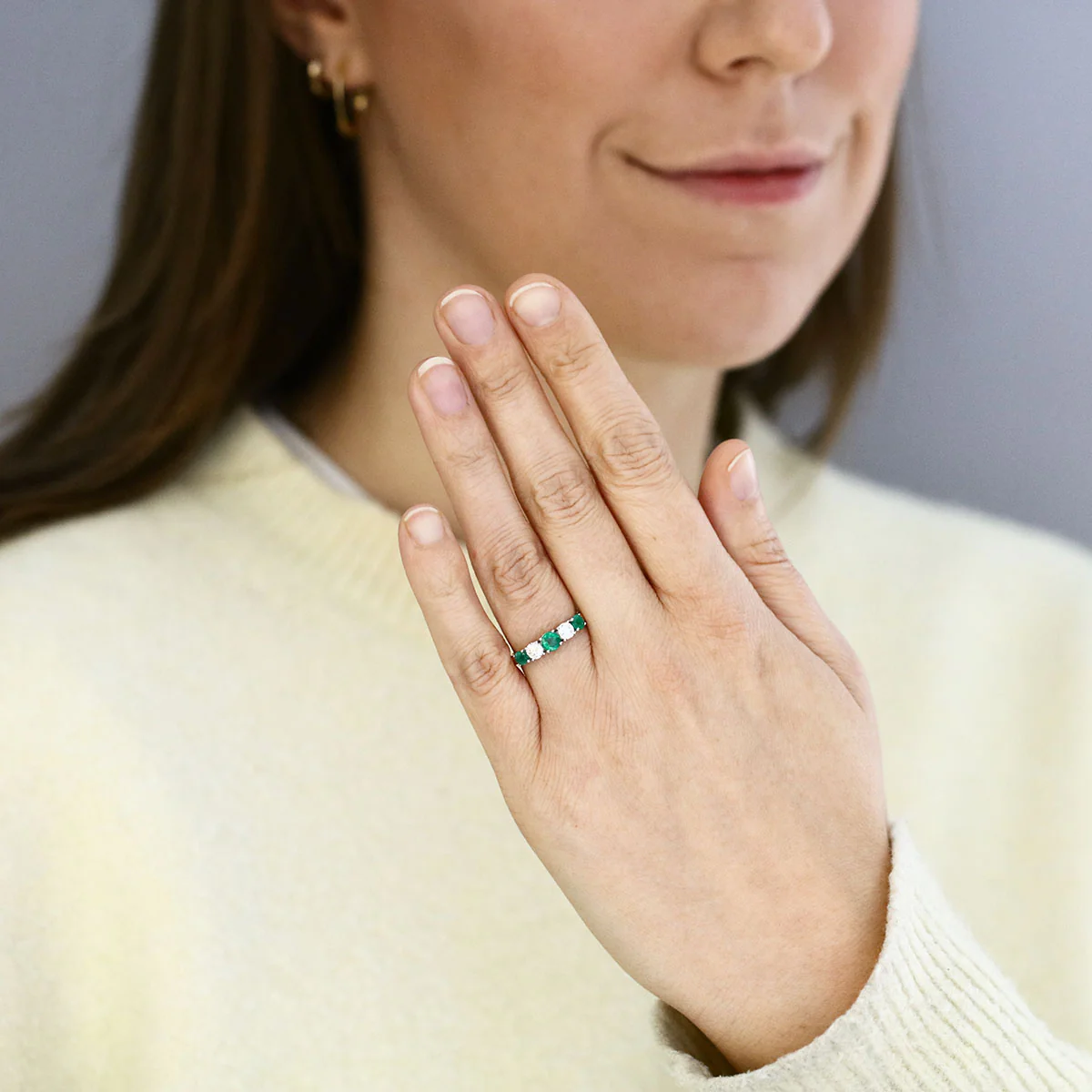 0.73ct Emerald and 0.47ct Diamond Five Stone Ring | 18K Yellow Gold - Image 6
