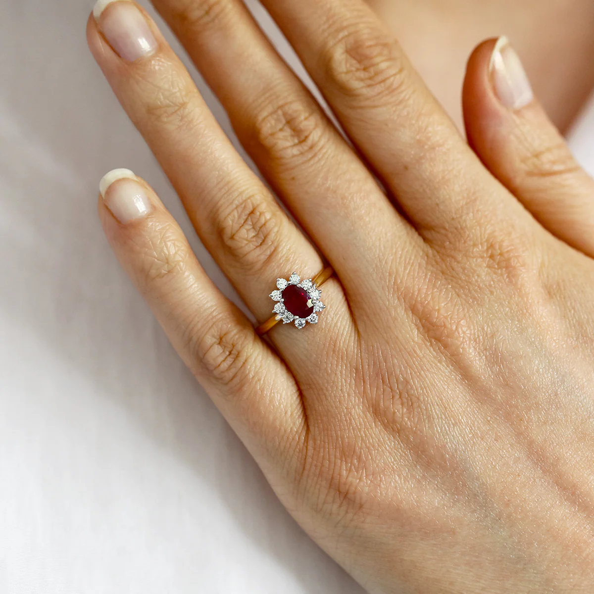 0.96ct Ruby and 0.34ct Diamond Cluster Ring | 18K Yellow Gold - Image 6
