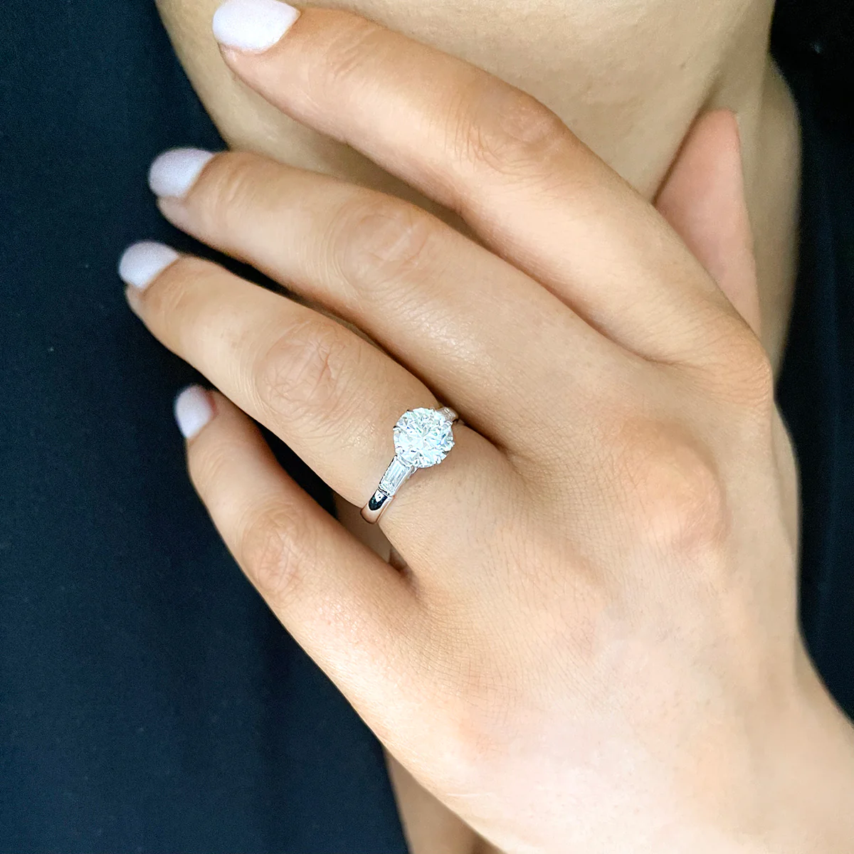 1.86ct Ada Vintage Inspired Round Brilliant with Baguette Shoulders Engagement Ring | Pre-Loved | Platinum - Image 5
