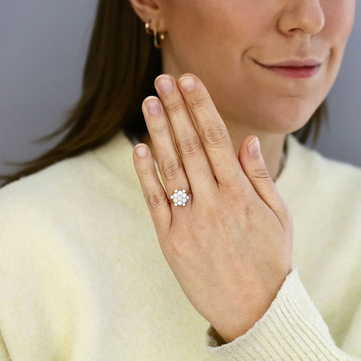 1986 Late Twentieth Century 1.24ct Brilliant Cut Diamond Cluster Ring | Pre-Loved | 18K Yellow Gold - Image 6