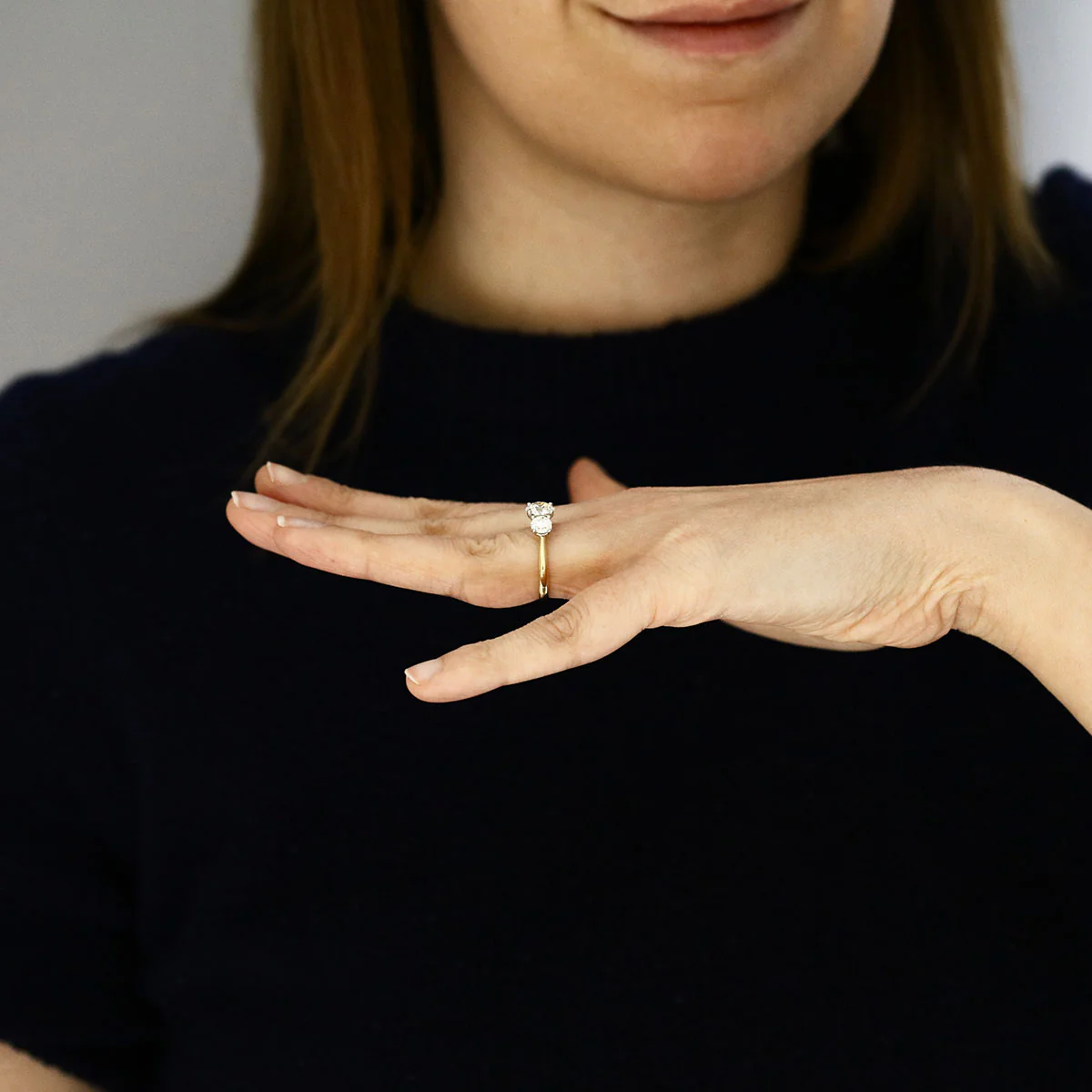 2.50ct Brilliant Cut Three Stone Engagement Ring | 18K Yellow Gold & Platinum - Image 7
