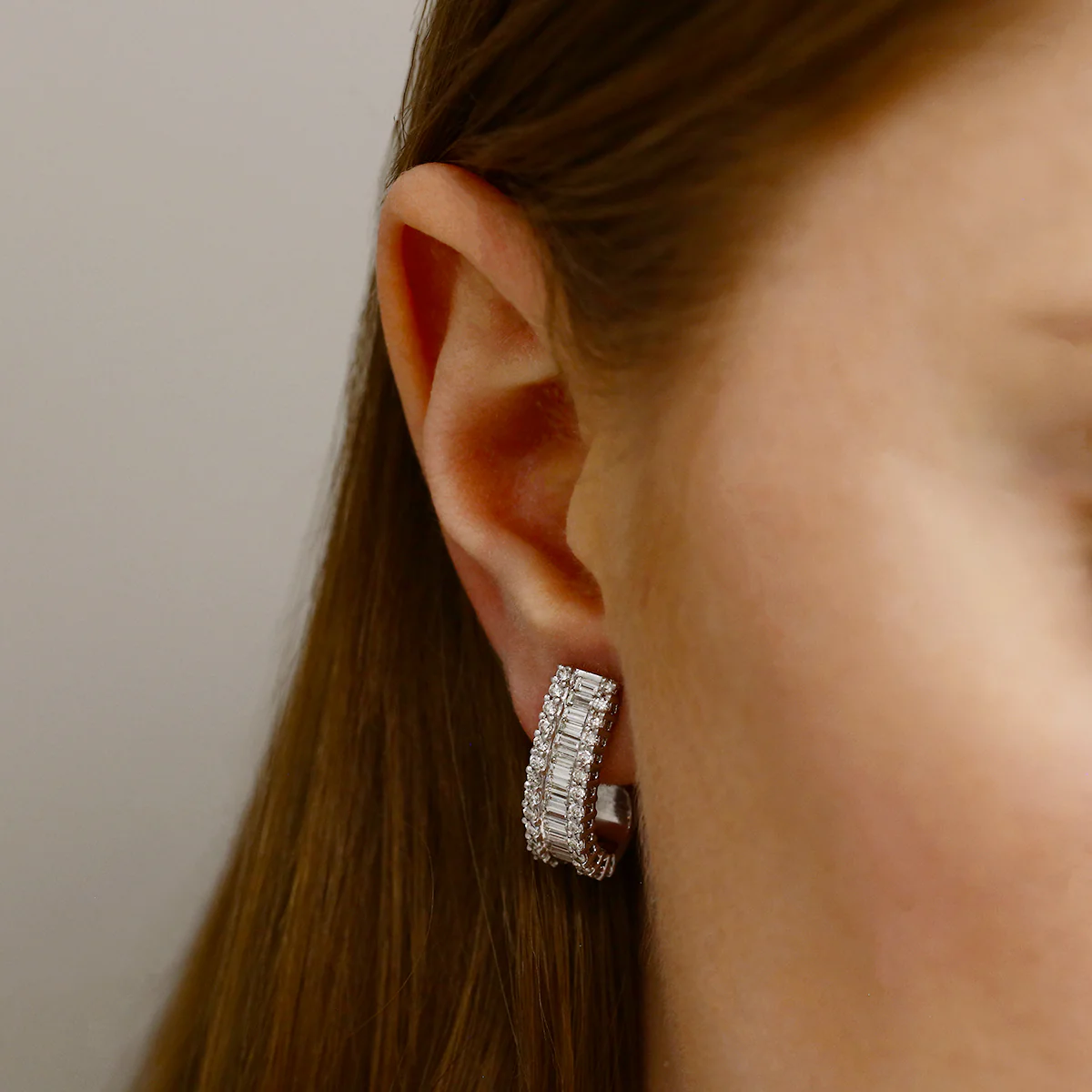 2.54ct Mixed Cut Diamond Half Hoop Earrings | Pre-Loved | 18K White Gold - Image 5