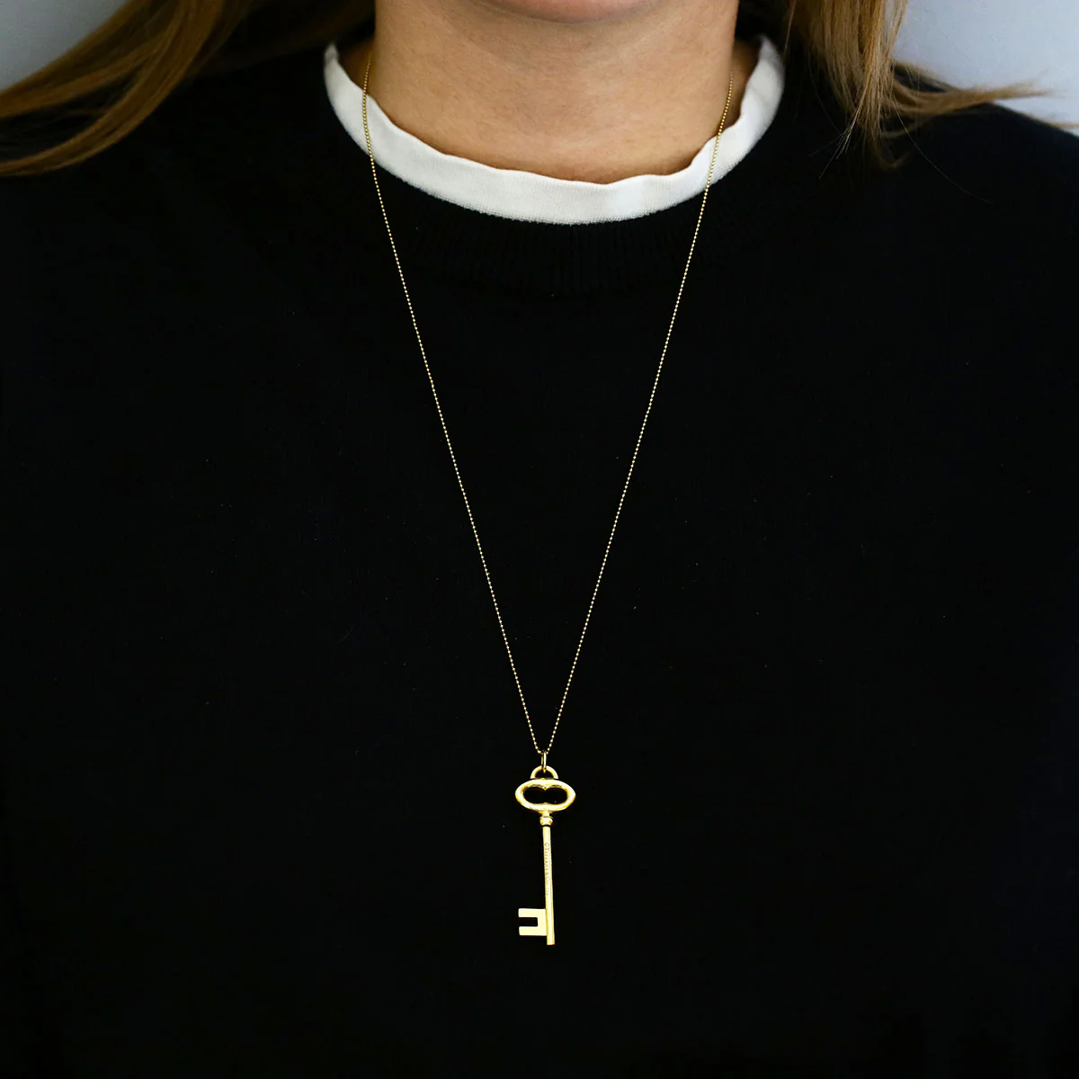 2009 Tiffany & Co Key Necklace & 24" Chain | pre-Loved | 18K Yellow Gold - Image 6