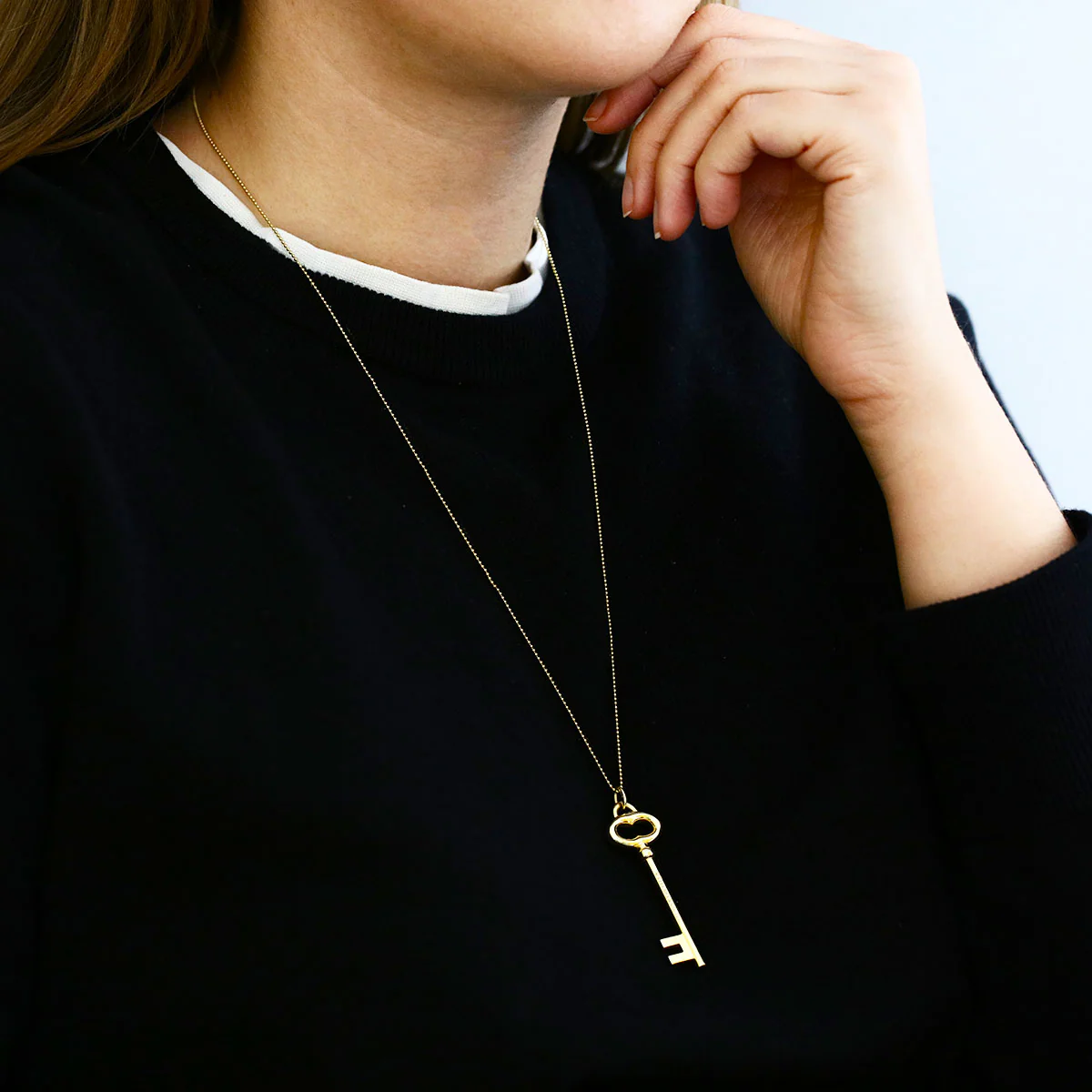 2009 Tiffany & Co Key Necklace & 24" Chain | pre-Loved | 18K Yellow Gold - Image 7