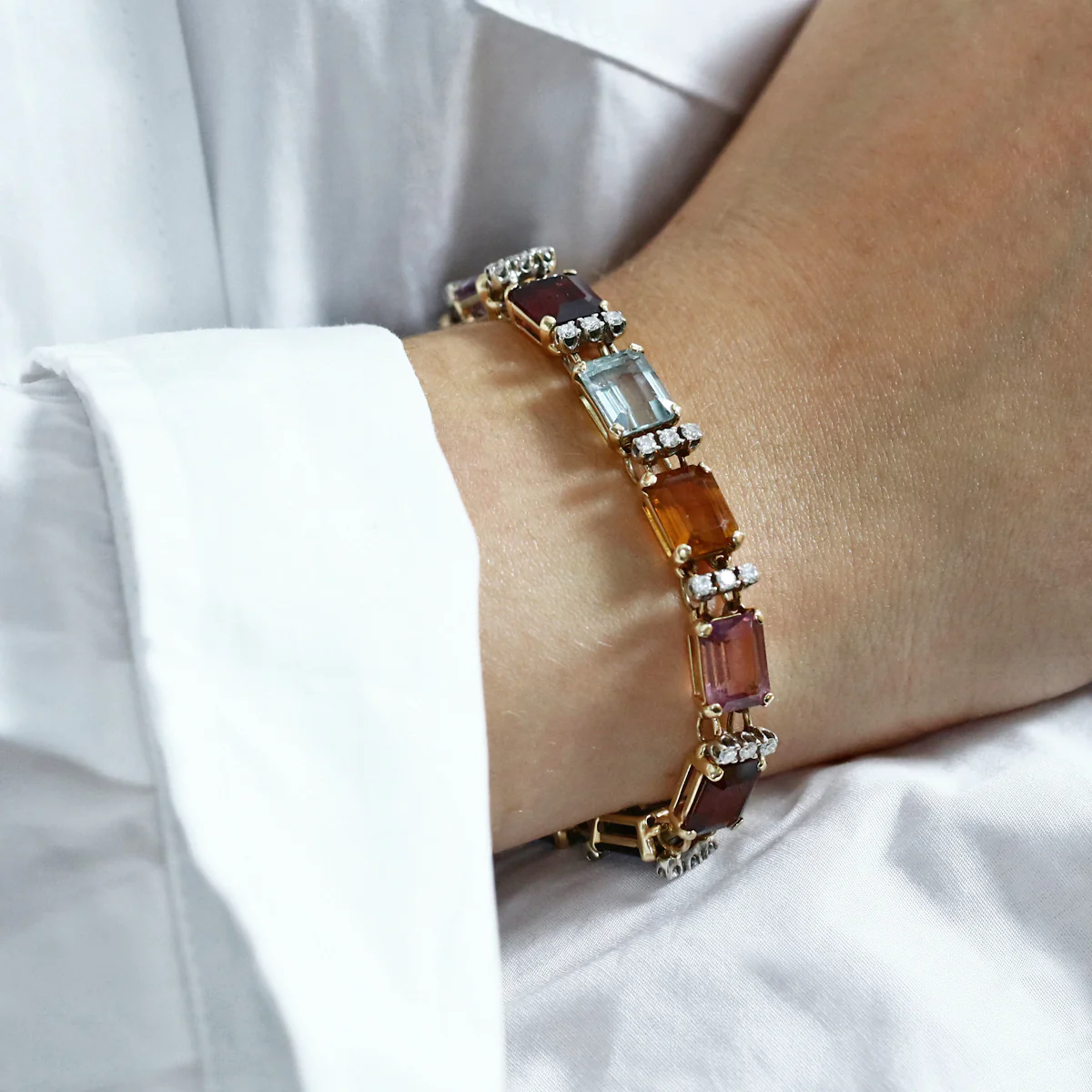 28.50ct Multi-Gemstone and Diamond Bracelet | Pre-Loved | 14K Yellow Gold - Image 4