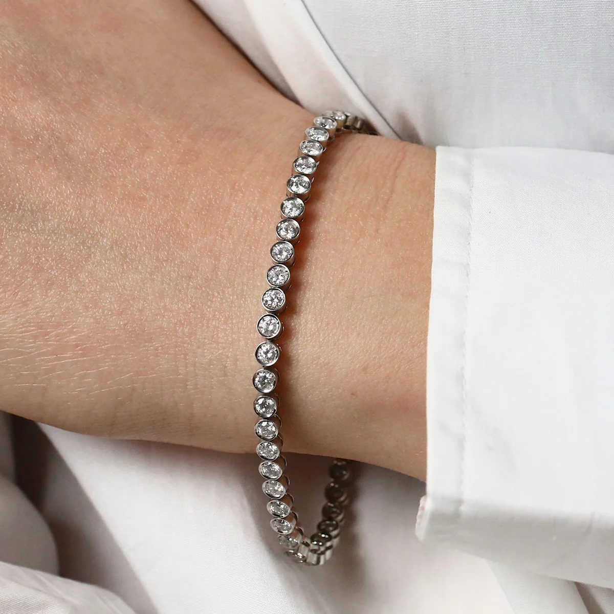 4.23ct Diamond Tennis Bracelet | Pre-Loved | 18K White gold - Image 4