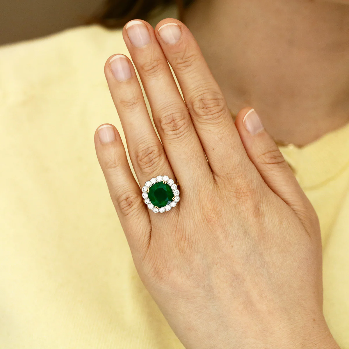5.29ct Emerald and 1.12ct Diamond Cluster Ring | Pre-Loved | 18K Yellow Gold - Image 6