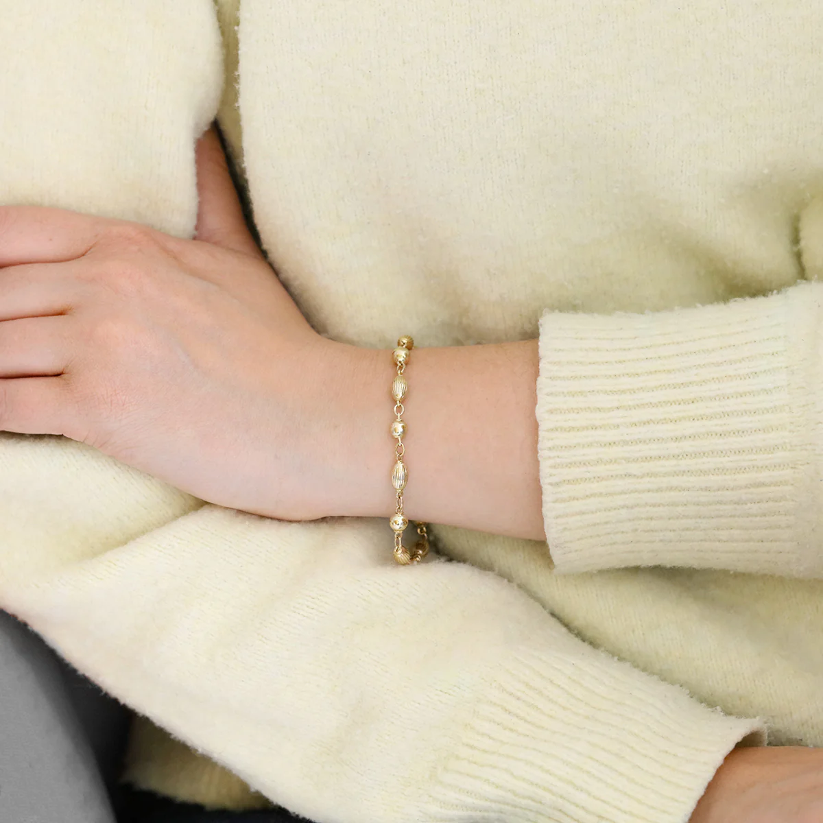 7.5" Fancy Oval and Round Link Bracelet (6.2g) | Pre-Loved | 9K Yellow Gold - Image 3