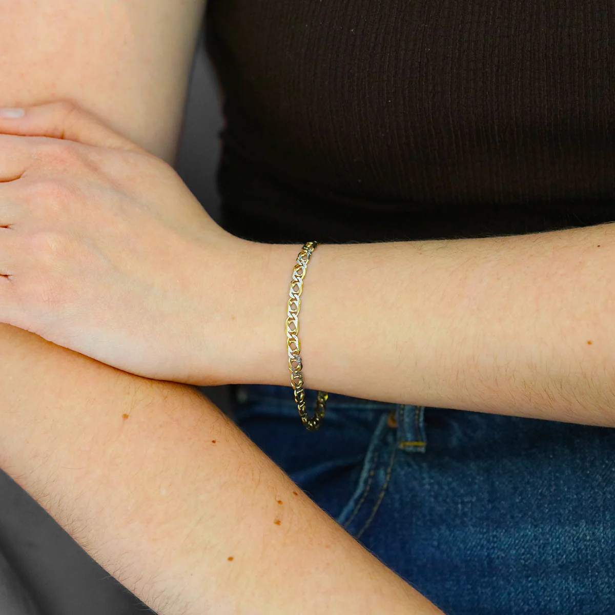 7" Two-Toned Diamond Cut Double Curb Bracelet | Pre-Loved | 9K Yellow & White Gold - Image 3