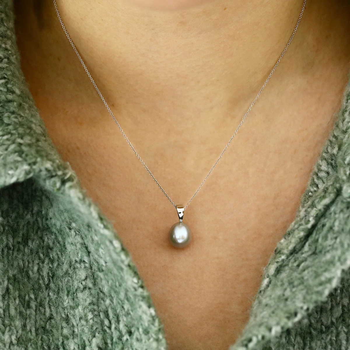 Pearlessence Collection 9mm Grey Teardrop Cultured River Pearl Pendant on 18" Chain | 9K White Gold - Image 4