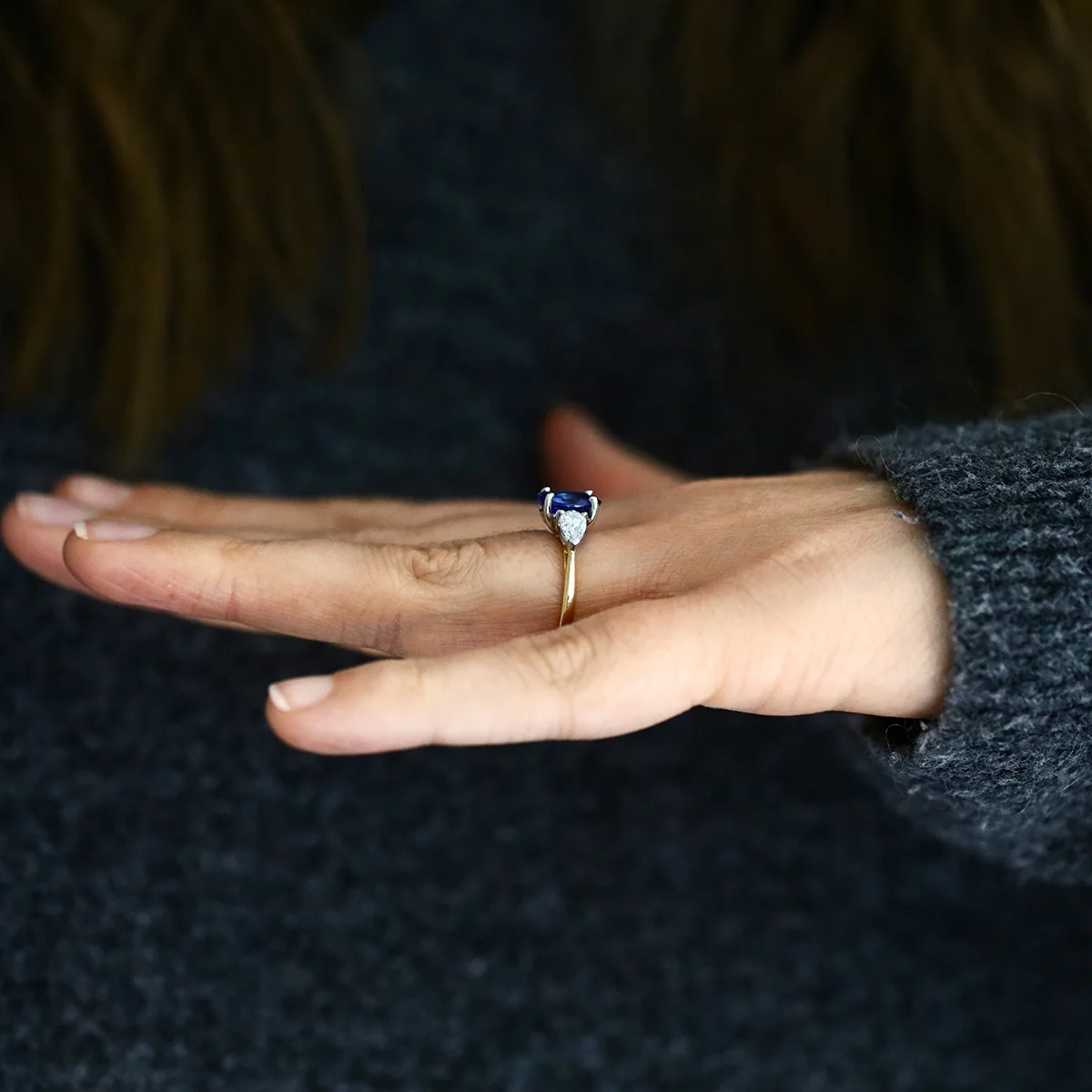 Heirloom Collection 2.13ct Oval Ceylon Sapphire and 0.64ct Pear Cut Diamonds Three Stone Ring | 18K Yellow Gold - Image 7