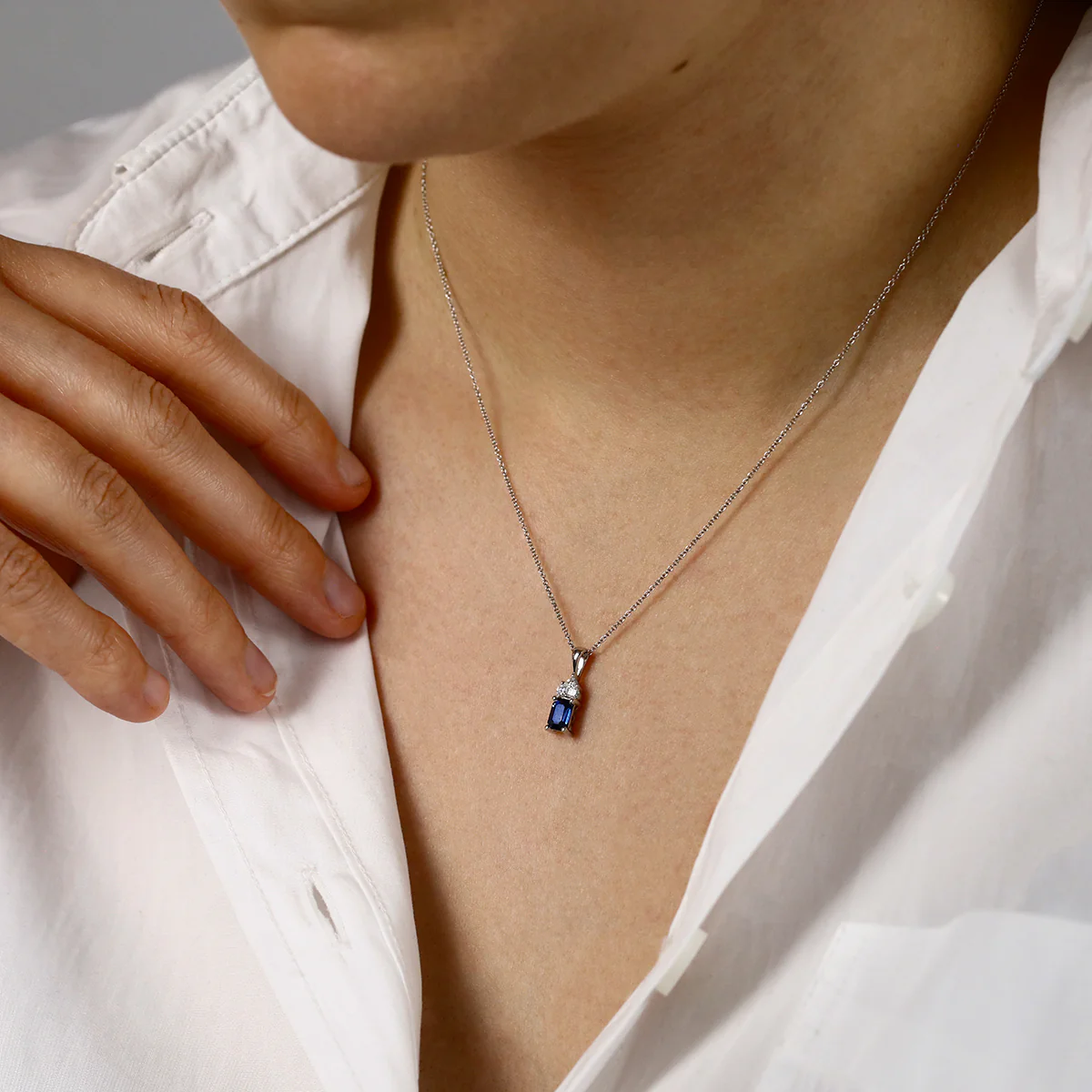 Bijou Collection Sapphire and Diamond Trefoil Pendant | 9K White Gold - Image 4