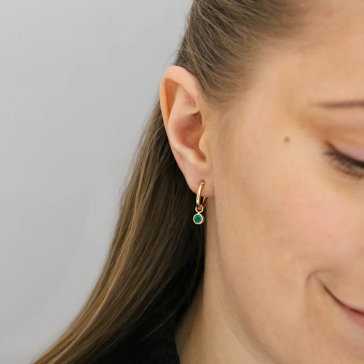Birthstone Collection 0.50ct Detachable Emerald Charm Hoop Earrings | 9K Yellow Gold - Image 5