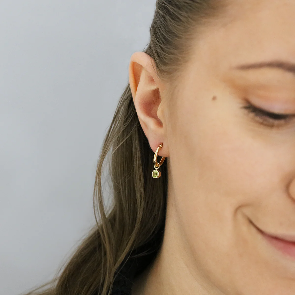 Birthstone Collection 0.56ct Detachable Peridot Charm Hoop Earrings | 9K Yellow Gold - Image 5