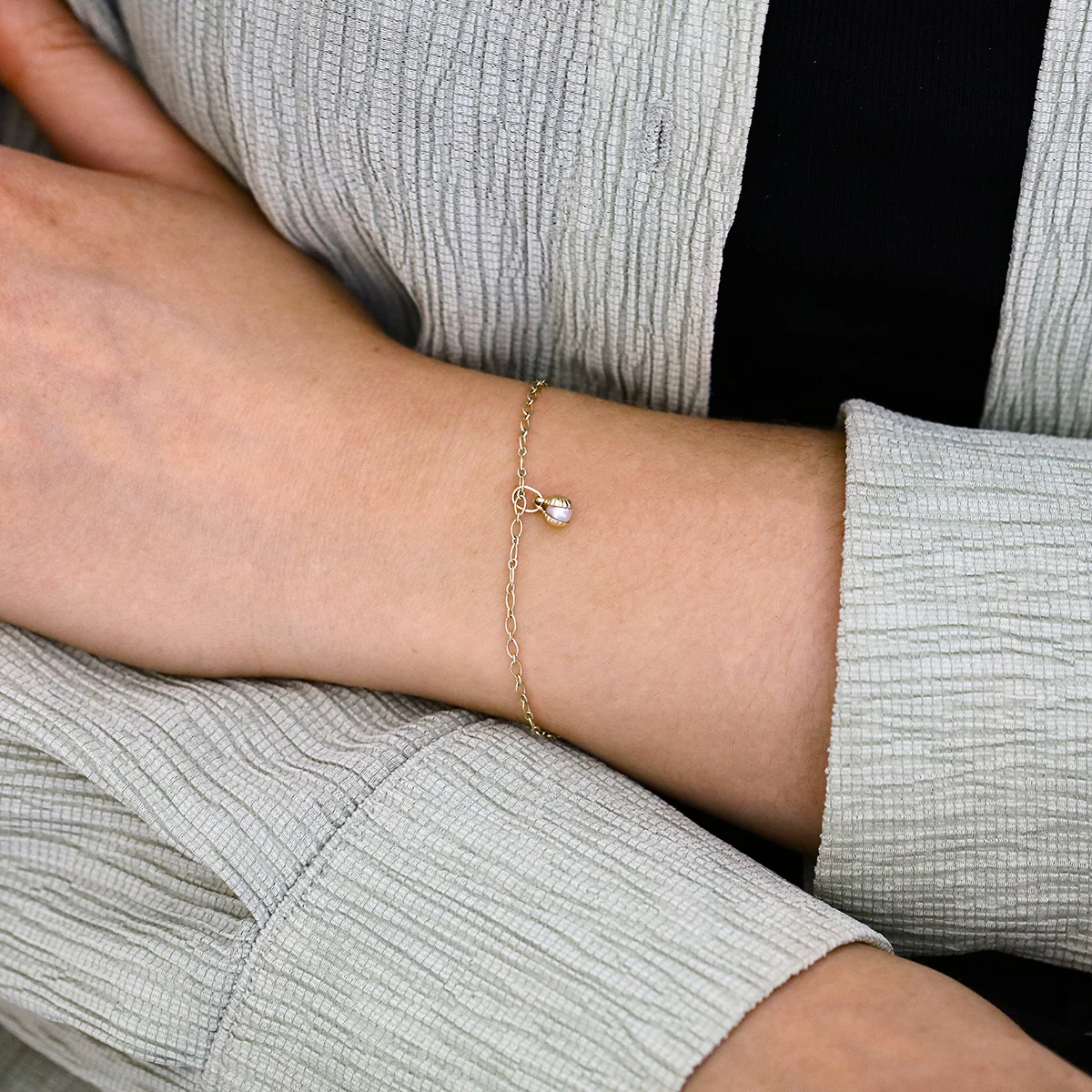 Charm Collection Shell and pearl Charm and Trace Bracelet | 9K Yellow Gold - Image 5