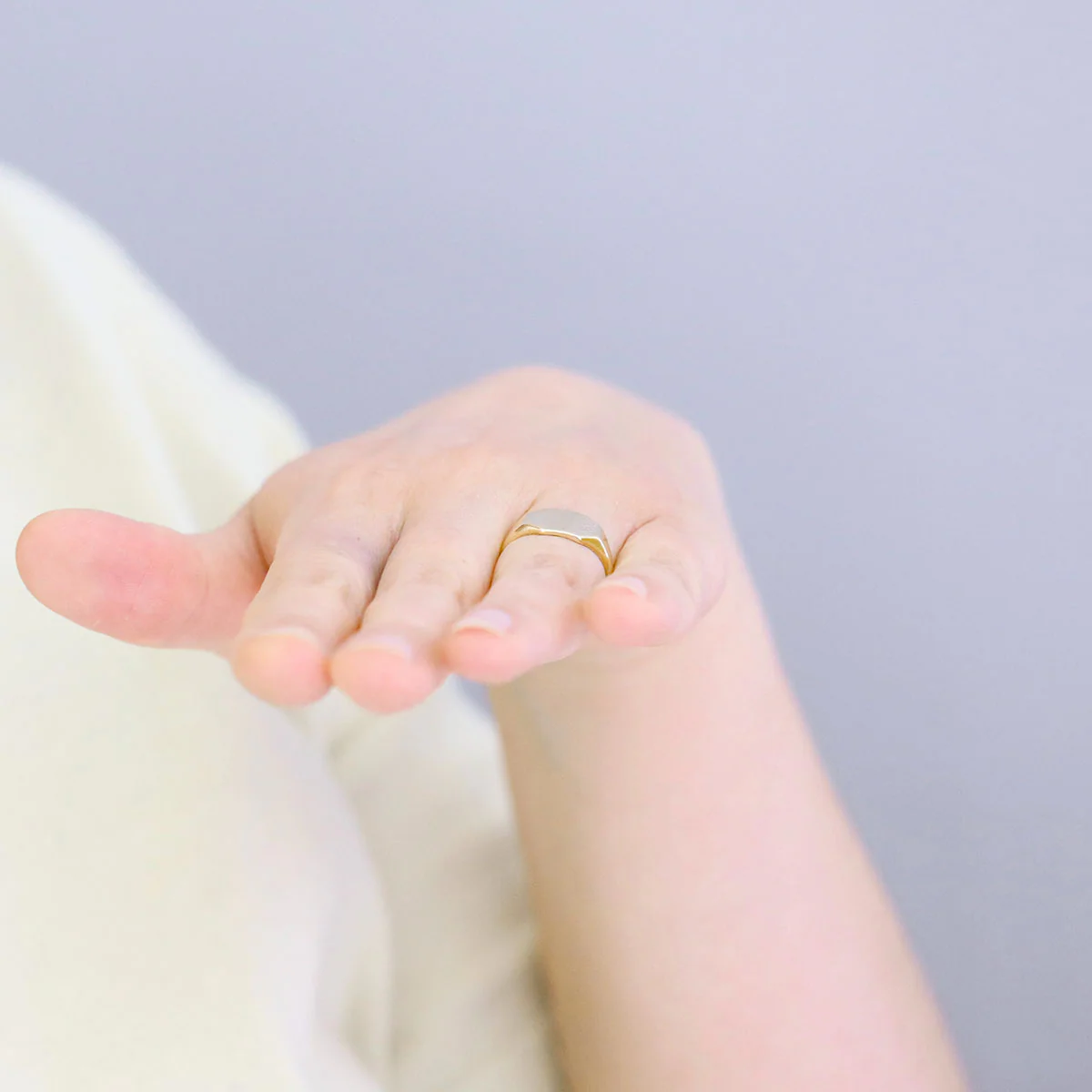 Engraved Octagonal Signet Ring (4.3g) | Pre-Loved | 9K Yellow Gold - Image 6