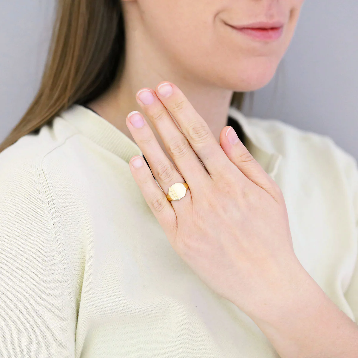 Engraved Octagonal Signet Ring (4.3g) | Pre-Loved | 9K Yellow Gold - Image 7