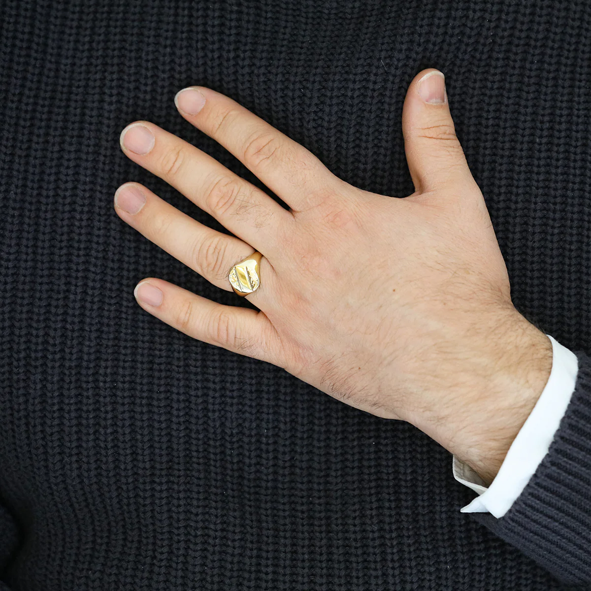 Engraved Oval Signet Ring (5g) | Pre-Loved | 9K Yellow Gold - Image 6