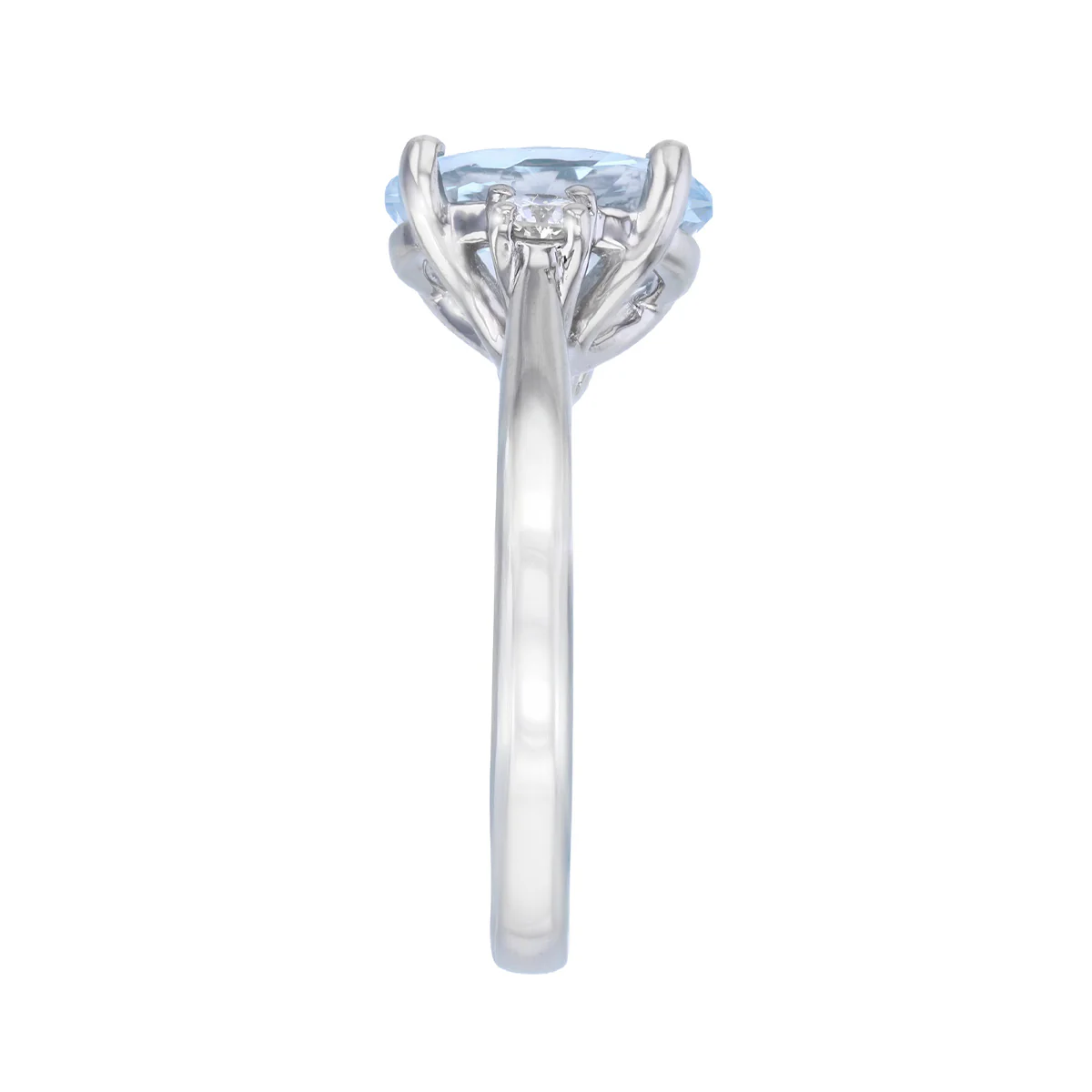 Heirloom Collection 1.95ct Oval Aquamarine and 0.22ct Diamond Three Stone Ring | Platinum - Image 4
