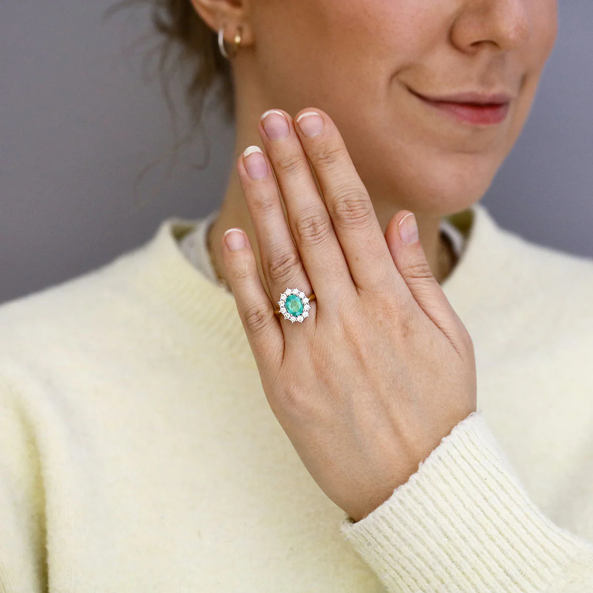 Heirloom Collection 1.96ct Oval Brazilian Emerald and 0.87ct Diamond Cluster Ring | 18K Yellow Gold - Image 6