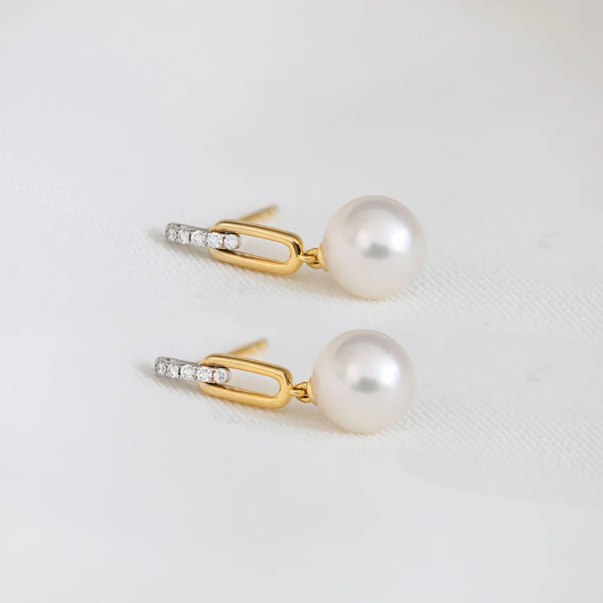 Matt Aminoff 7x7.5MM Akoya Pearl and Diamond Paperclip Drop Earrings | 18K Yellow Gold - Image 3