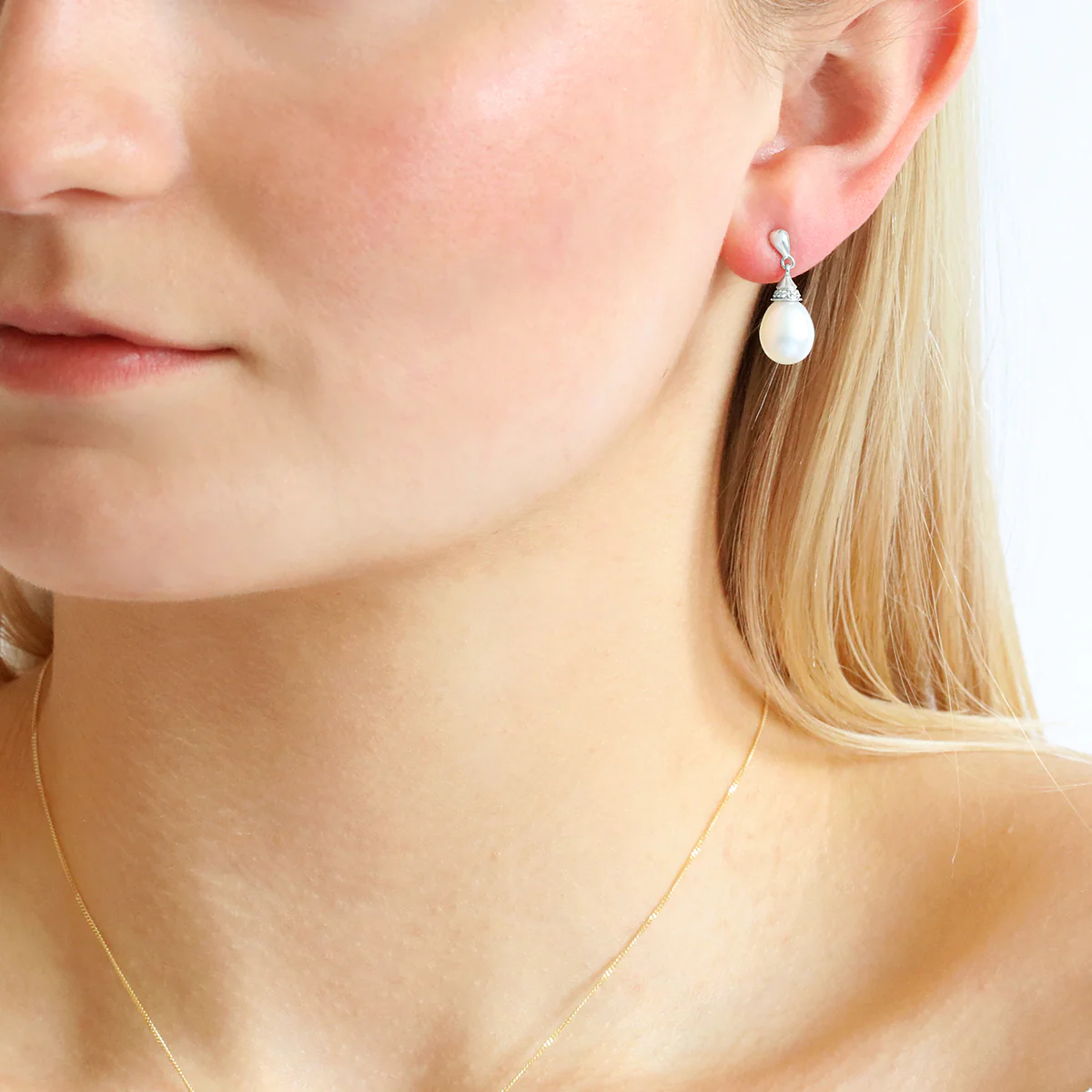 Matt Aminoff Pearl and Diamond Drop Earrings | 18K White Gold - Image 2