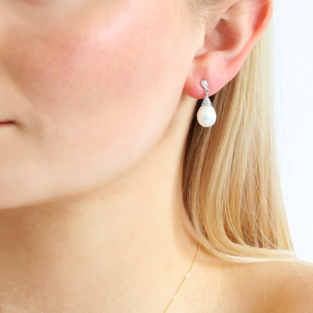 Matt Aminoff Pearl and Diamond Drop Earrings | 18K White Gold - Image 3