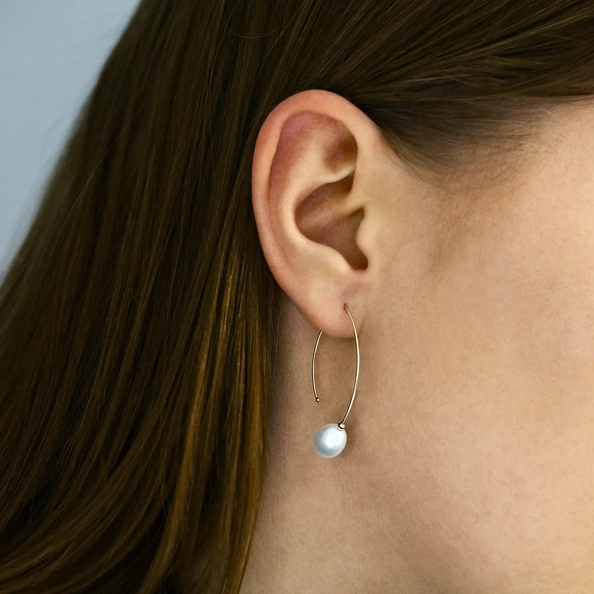 Mizuki Sea of Beauty Marquis Pearl Hoops | 14K Yellow Gold - Image 3