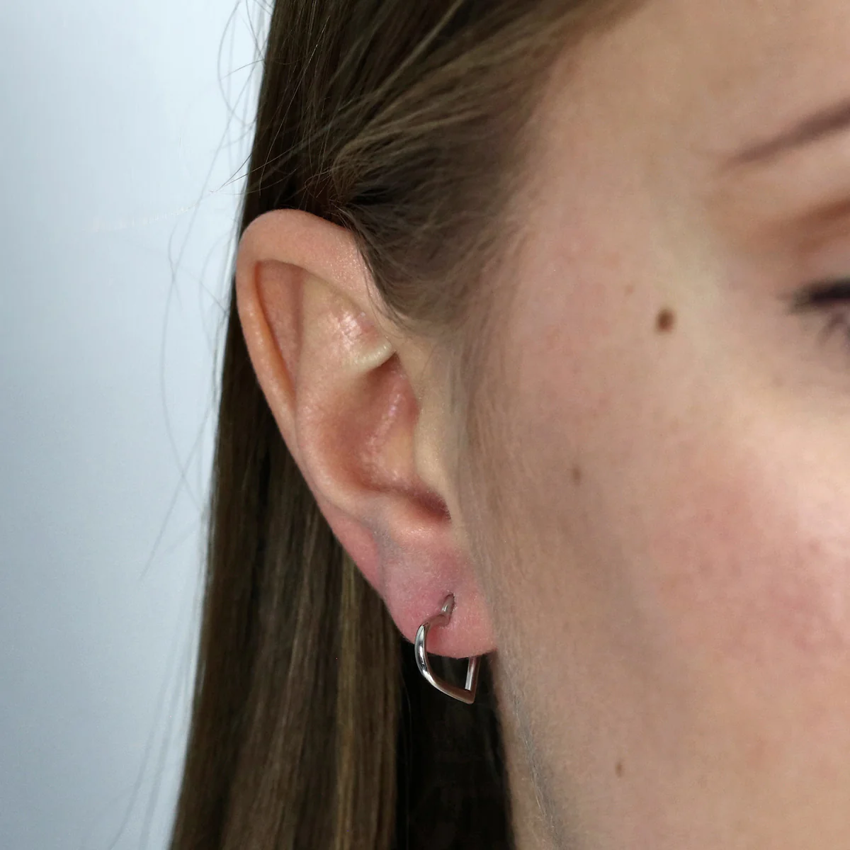 Open Heart hoop Earrings | 9K White Gold - Image 4