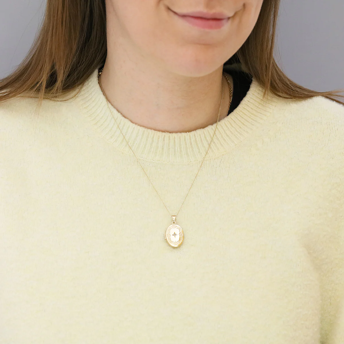 Oval Diamond North Star and Scrolling Foliate Locket (Chain Not Included) | Pre-Loved | 9K Yellow Gold - Image 5