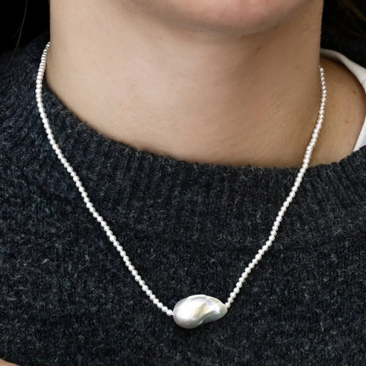 Pearlessence Collection 2-2.5mm White Round Cultured River Pearl Strand and Feature Baroque Pearl Necklace | 9K Yellow Gold - Image 4