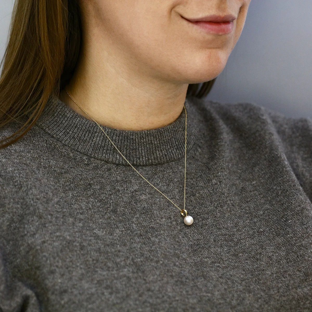 Pearlessence Collection 8-8.5mm White Round Akoya Pearl Necklace | 18K Yellow Gold - Image 5