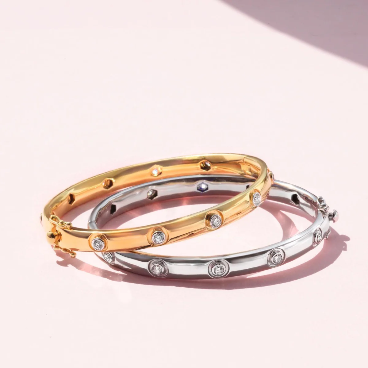 Radiance Collection 1.00ct Diamond & Yellow Gold Bangle - Image 4