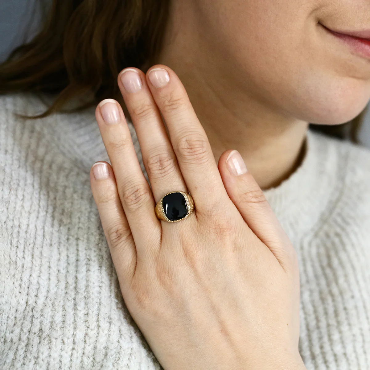 Rectangular Onyx Signet Ring | Pre-Loved | 9K Yellow Gold - Image 6