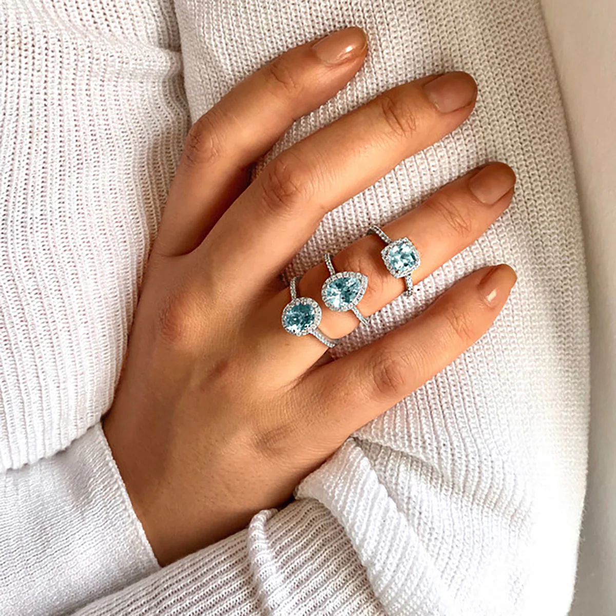 Rosa Mer Collection 0.45ct Oval Aquamarine & Diamond Halo Ring - Image 4