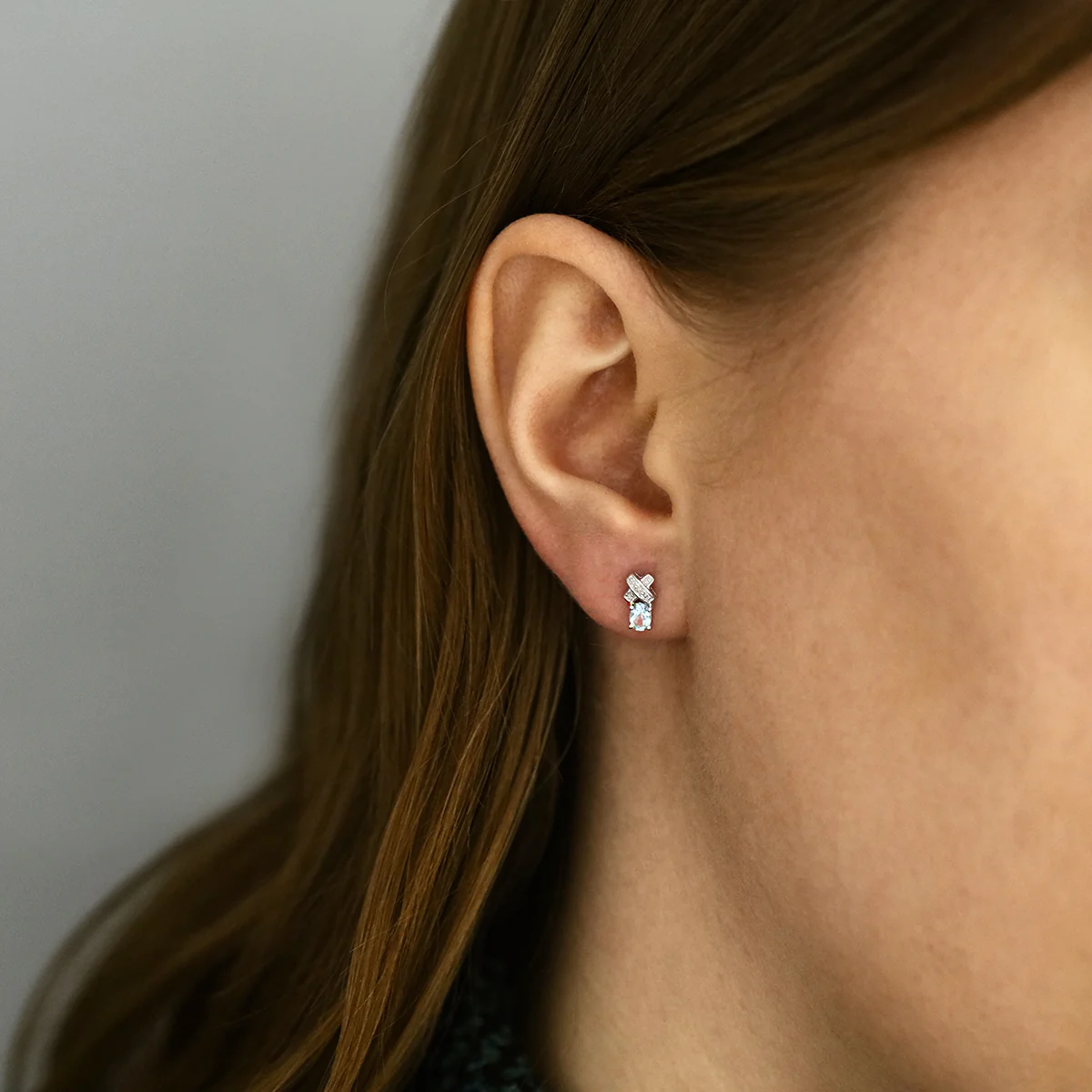 Rosa Mer Diamond and Aquamarine Kiss Earrings | 9K White Gold - Image 4