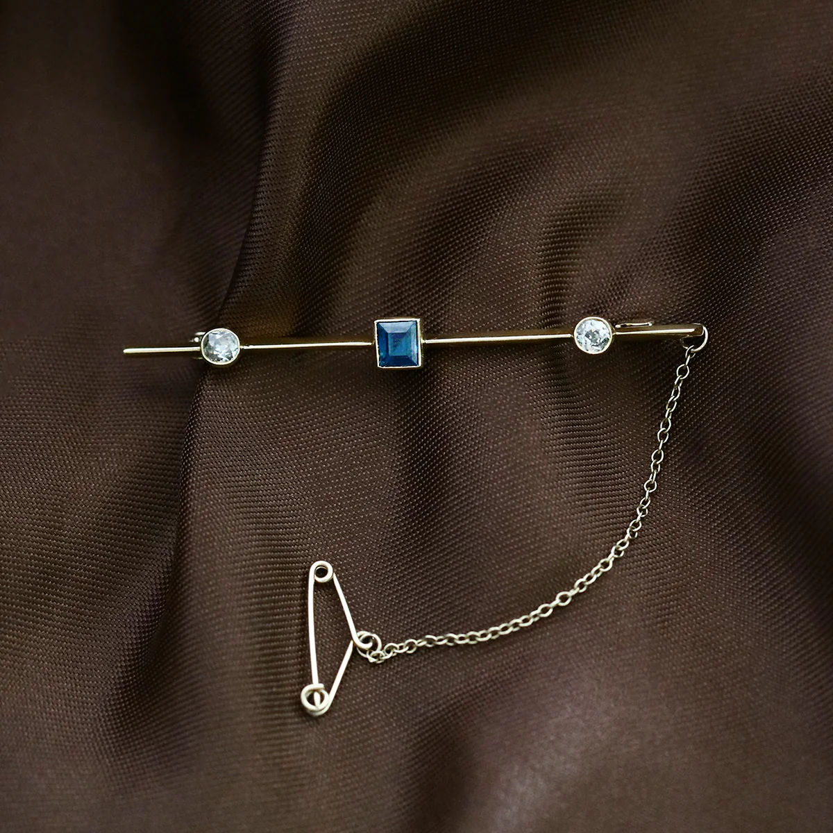 Sapphire and Diamond Set Brooch | Pre-Loved | Yellow Gold - Image 4