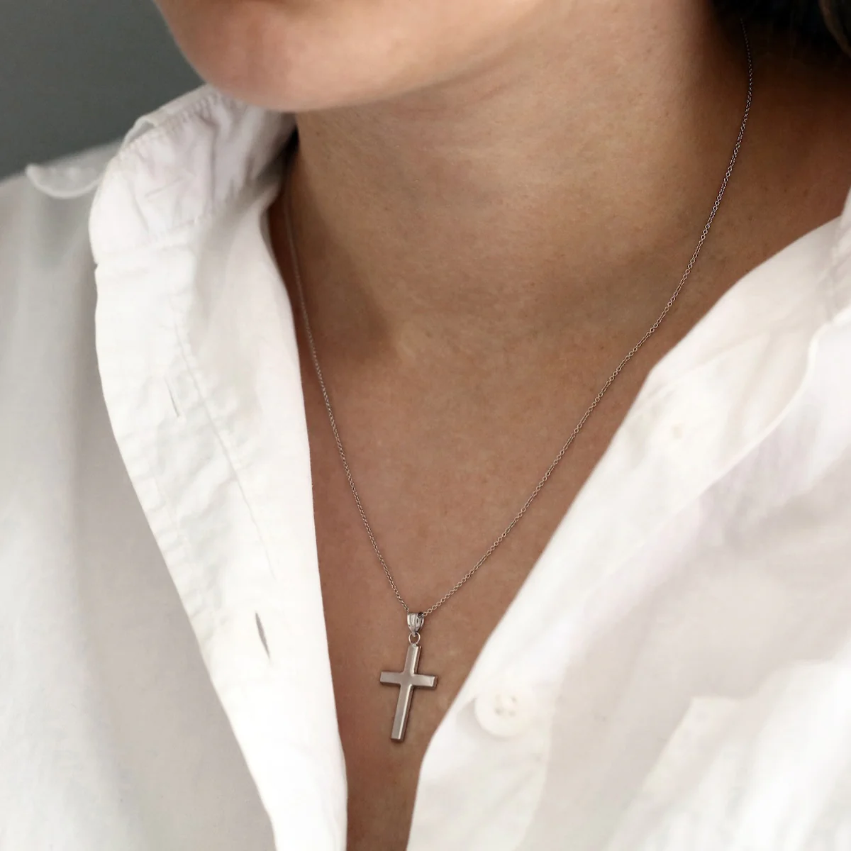 Soleil Collection 18" Plain Cross Necklace | 9K White Gold - Image 5