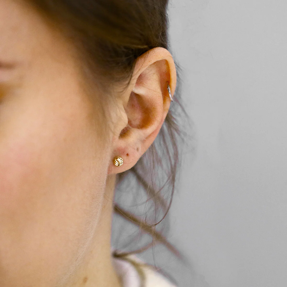 Soleil Collection 5mm Ribbed Knot Stud Earrings | 9K Yellow Gold - Image 5