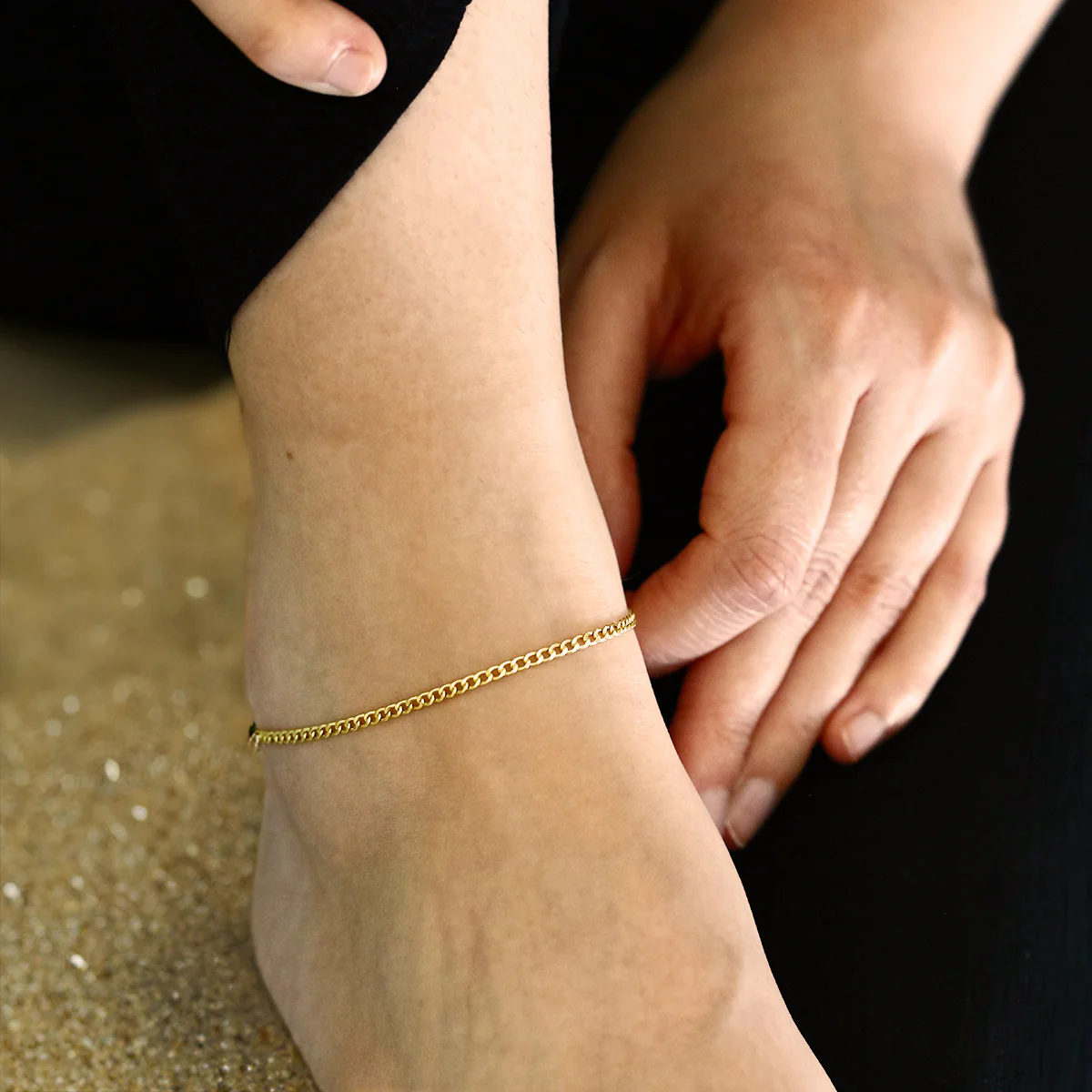 Soleil Collection 9.5" Curb Link Anklet | 9K Solid Yellow Gold - Image 5