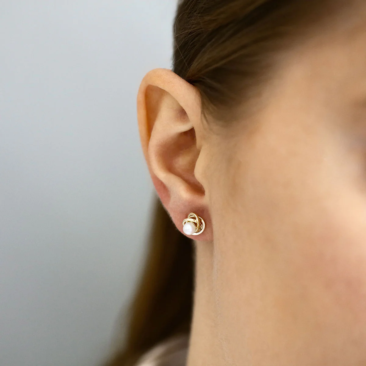Soleil Collection Pearl and Knot Stud Earrings | 9K Yellow Gold - Image 6